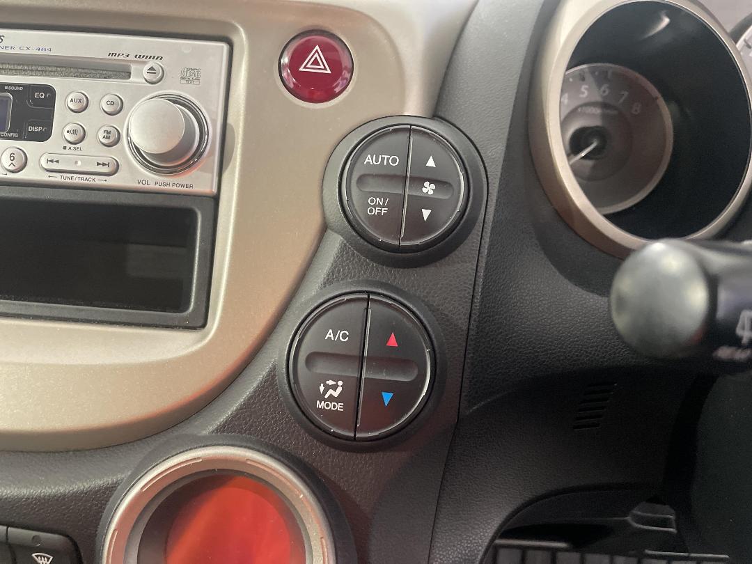 Photo '29' of Honda FIT