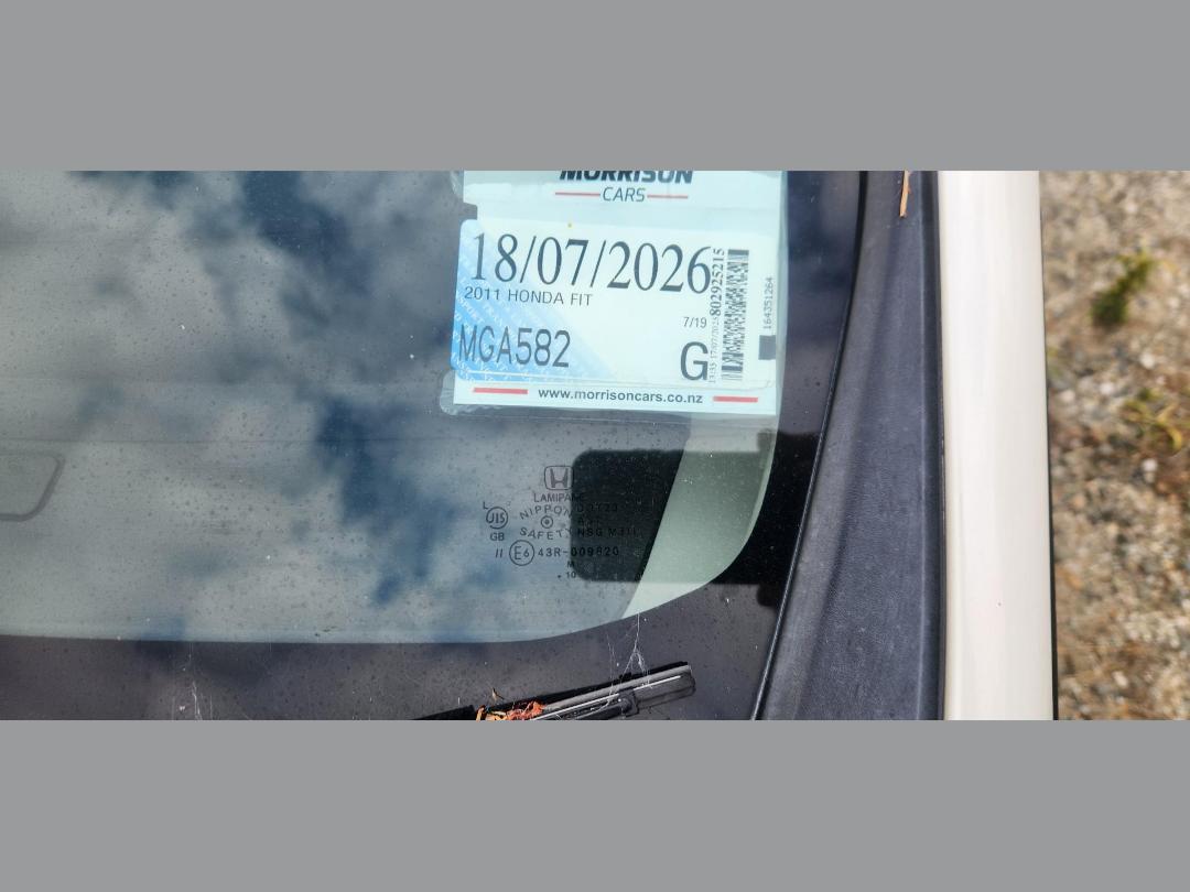 Photo '8' of Honda FIT