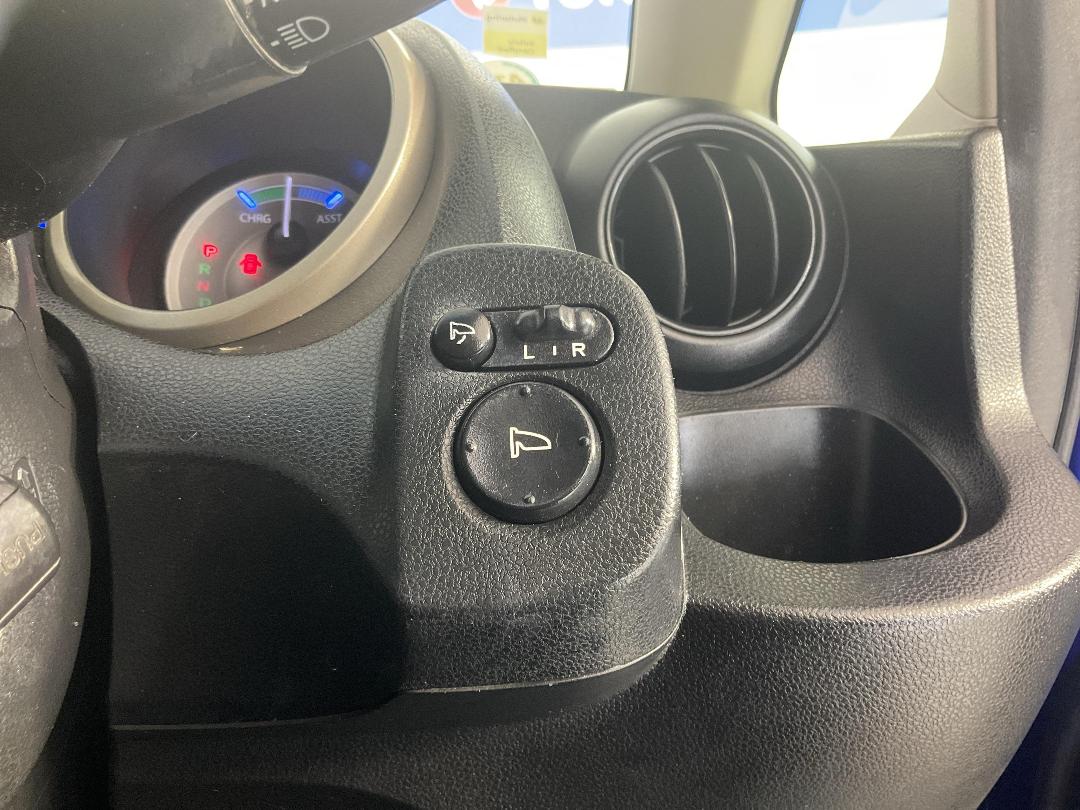 Photo '28' of Honda FIT