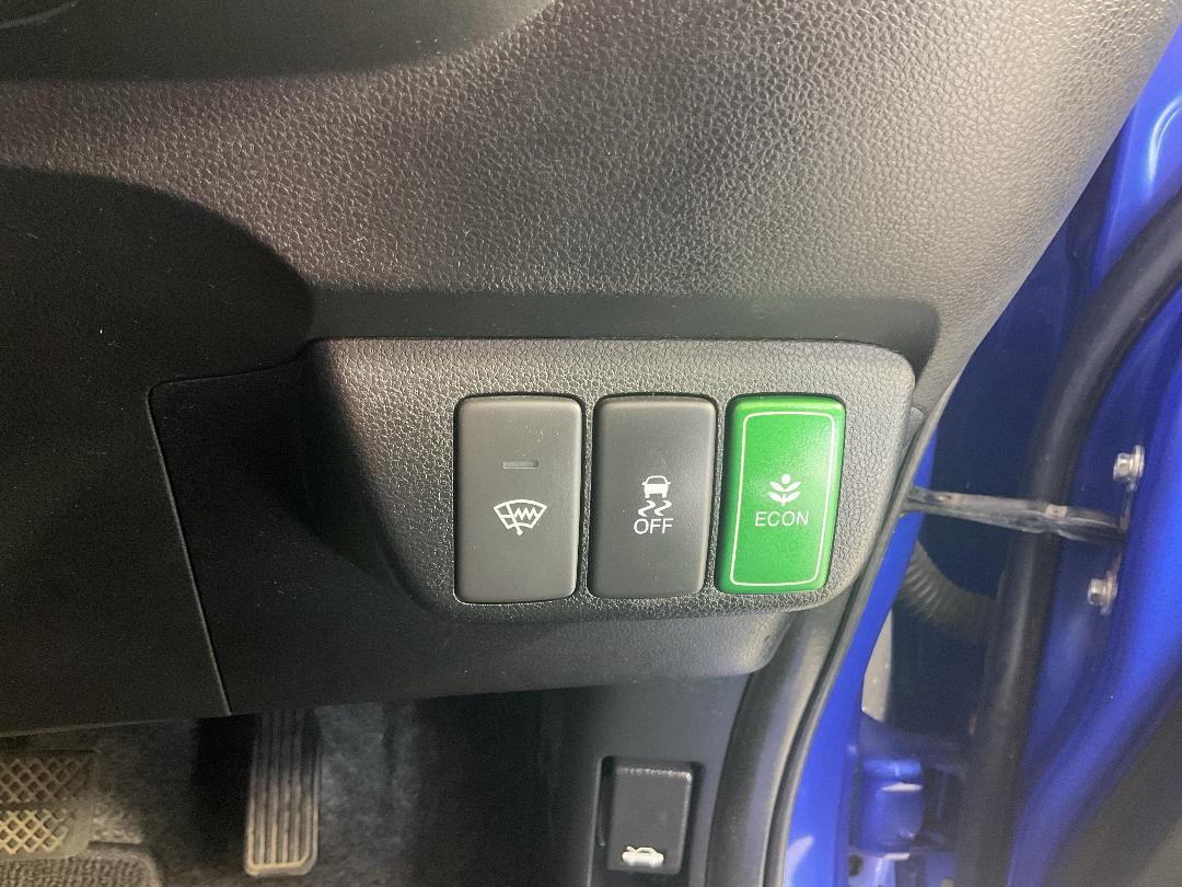 Photo '29' of Honda FIT