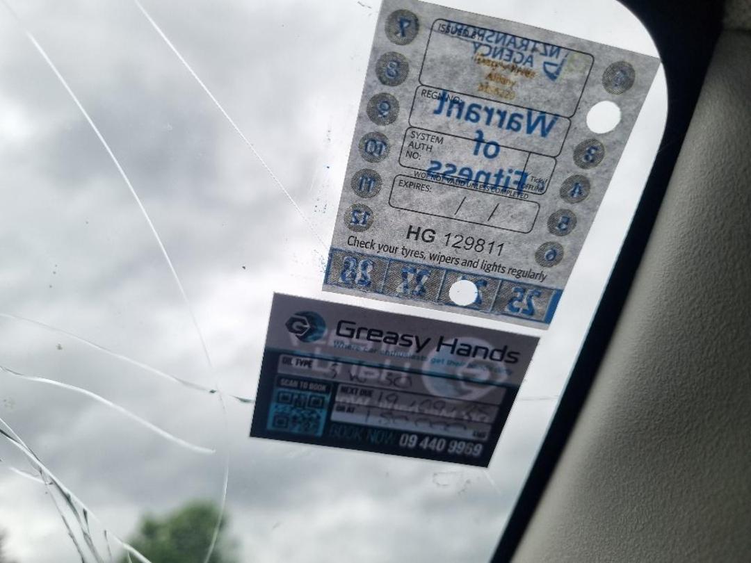 Photo '6' of Honda FIT Hybrid