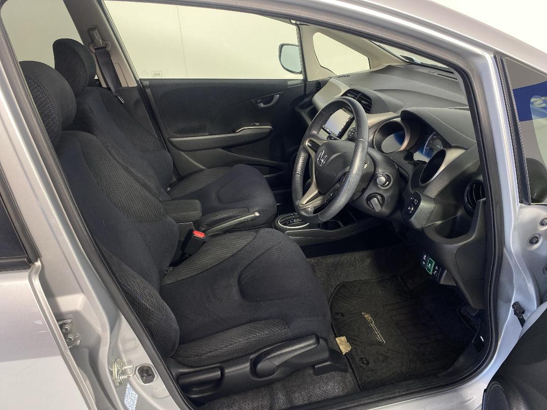 Photo '16' of Honda FIT