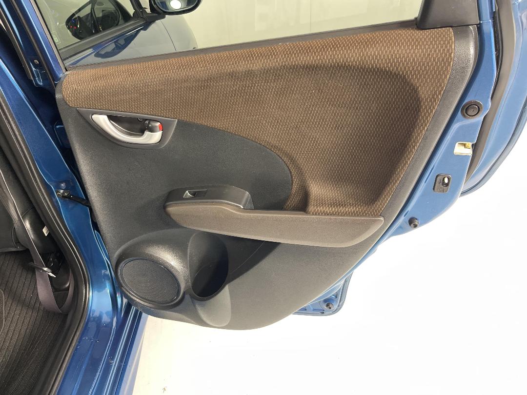 Photo '19' of Honda FIT Shuttle Photo '19' of Honda FIT Shuttle