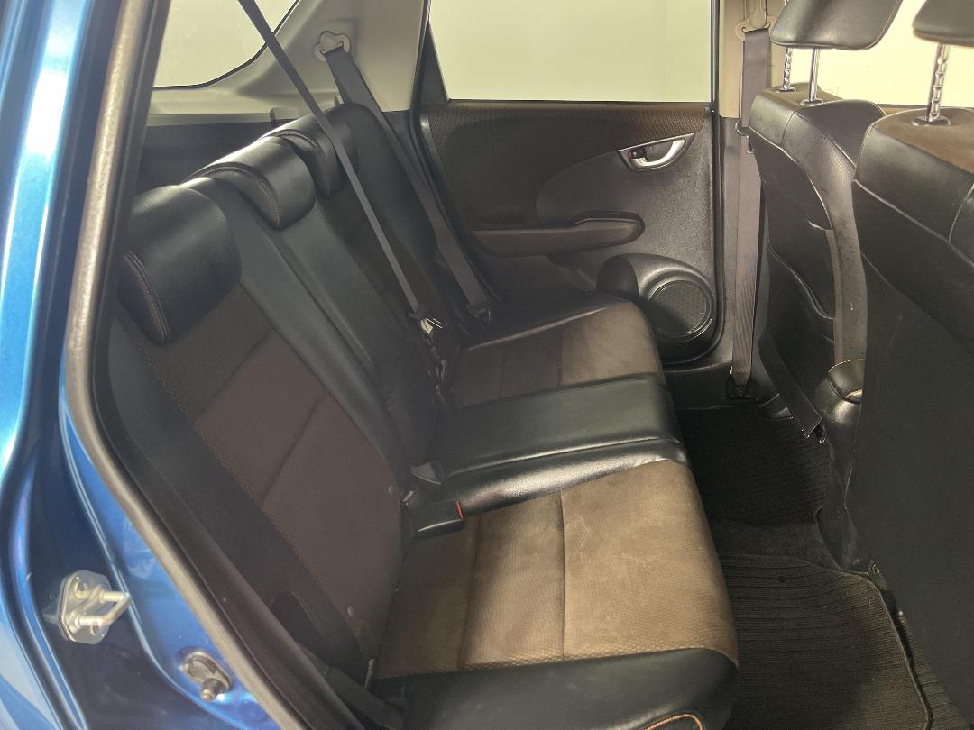 Photo '20' of Honda FIT Shuttle Photo '20' of Honda FIT Shuttle