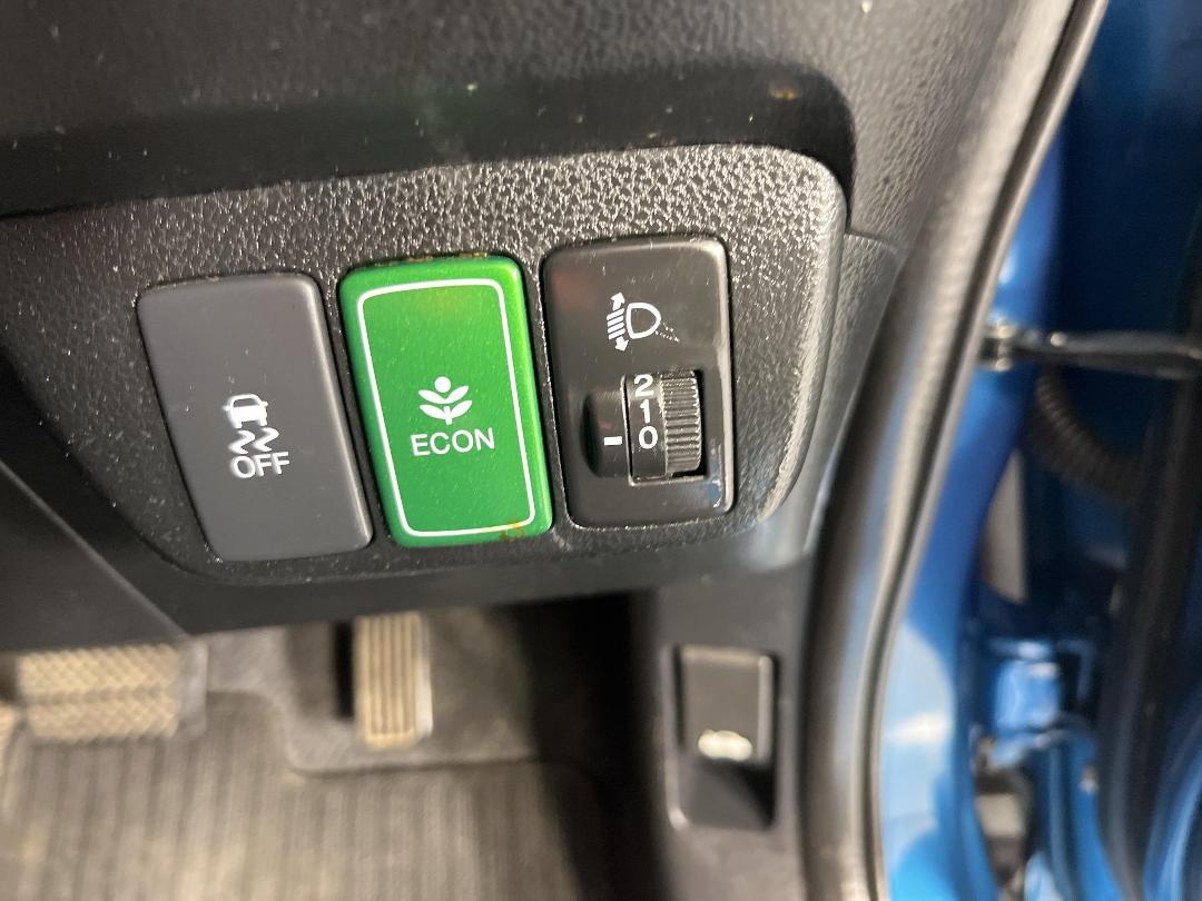 Photo '26' of Honda FIT Shuttle Photo '26' of Honda FIT Shuttle