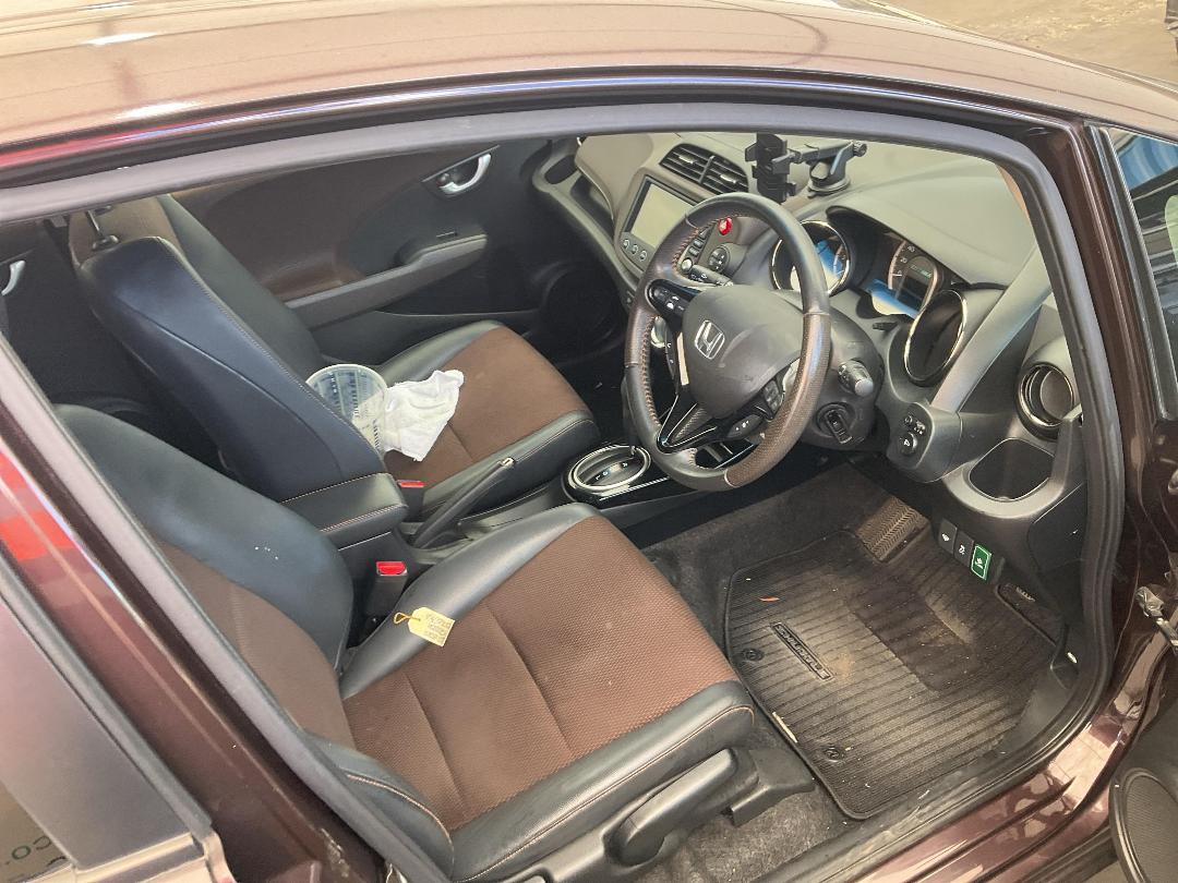 Photo '16' of Honda FIT Shuttle Hybrid Photo '16' of Honda FIT Shuttle Hybrid