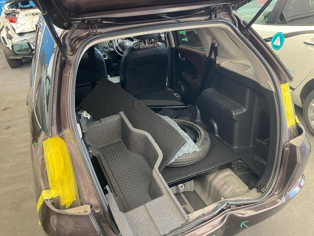 Photo '19' of Honda FIT Shuttle Hybrid Photo '19' of Honda FIT Shuttle Hybrid