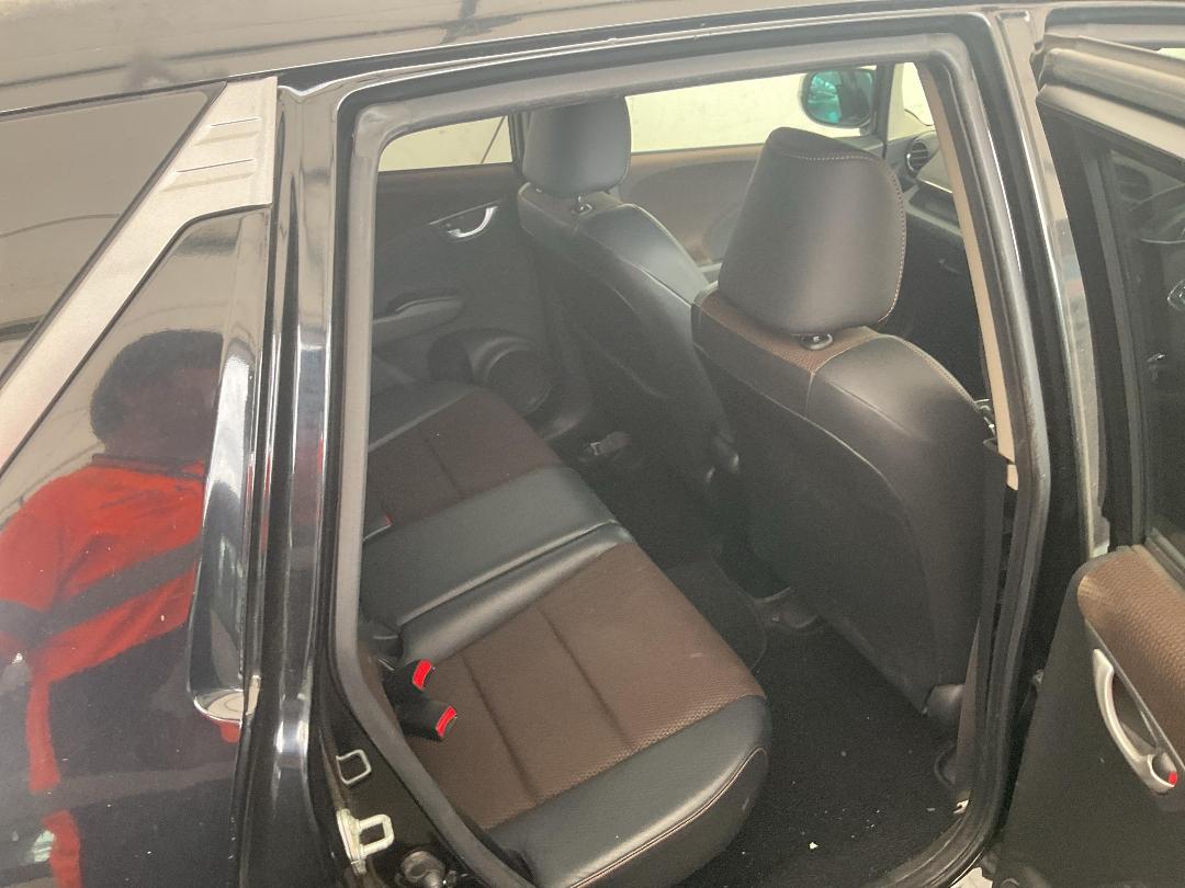 Photo '23' of Honda FIT Shuttle