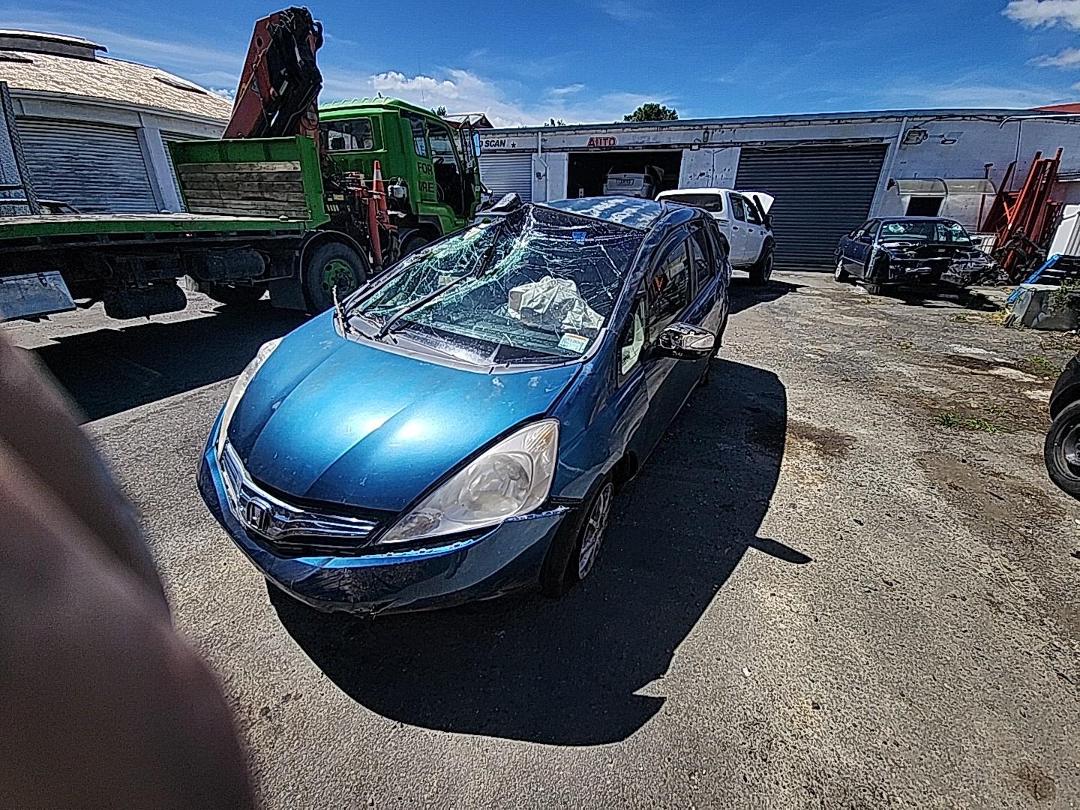 Photo '2' of Honda FIT Shuttle Hybrid