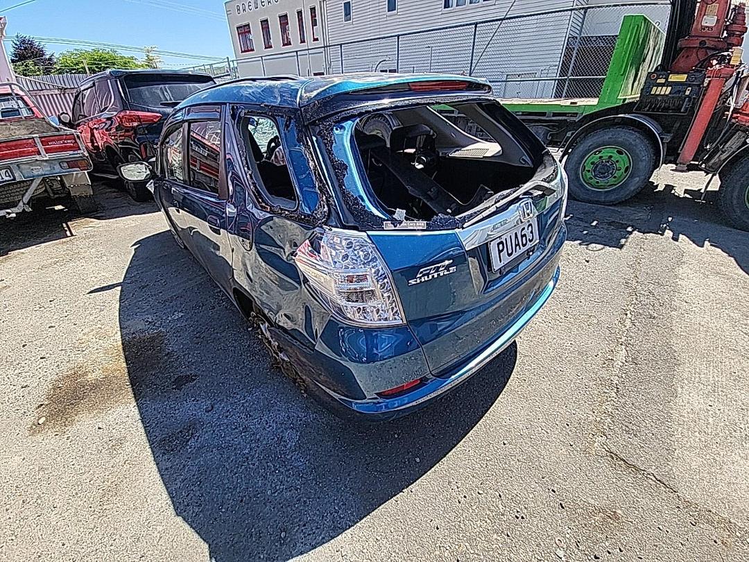 Photo '4' of Honda FIT Shuttle Hybrid