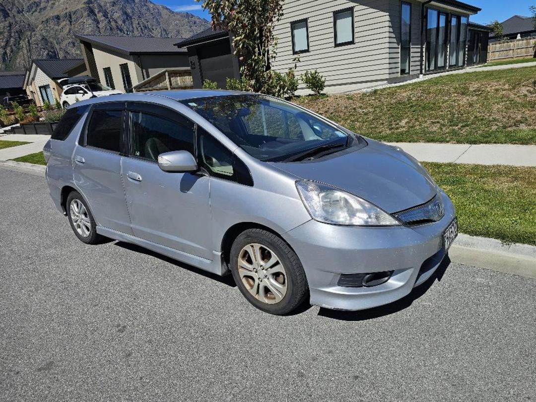 Photo '3' of Honda FIT Shuttle