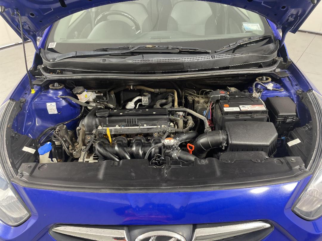 Photo '13' of Hyundai Accent