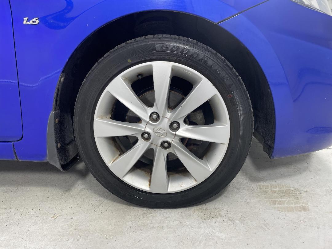 Photo '9' of Hyundai Accent