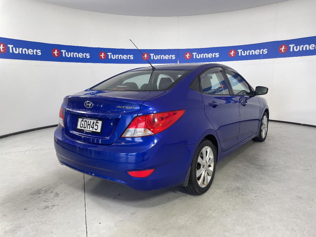 Photo '7' of Hyundai Accent