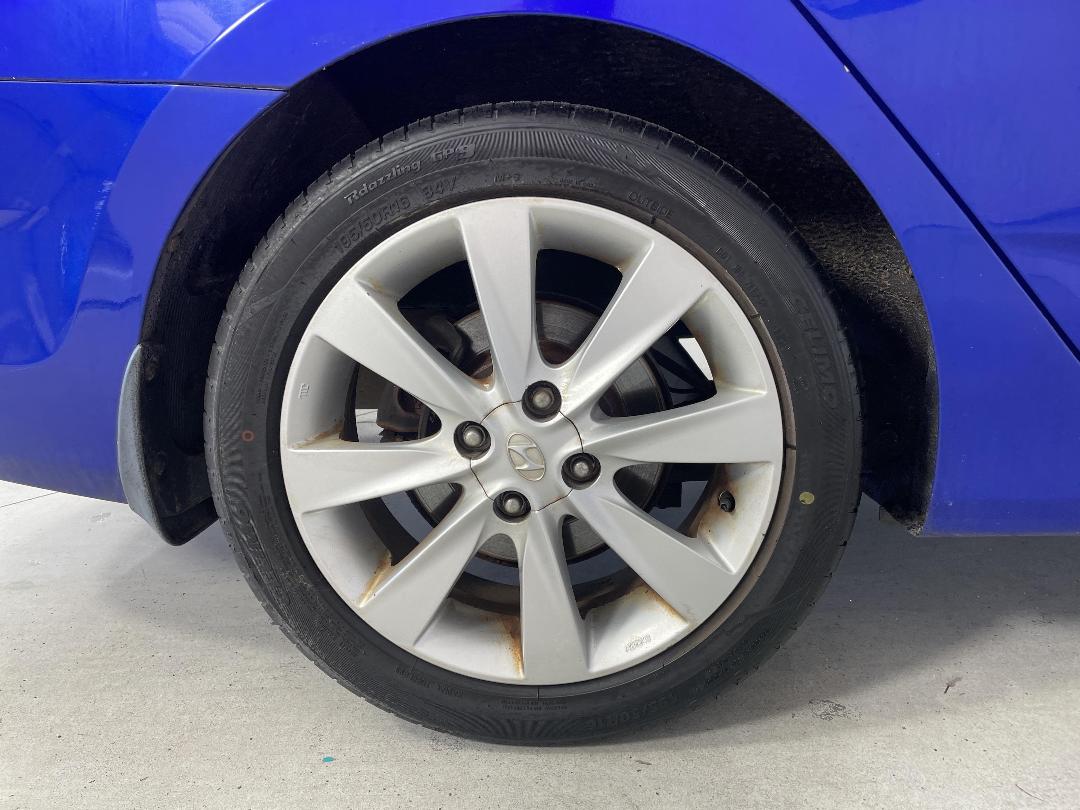 Photo '12' of Hyundai Accent