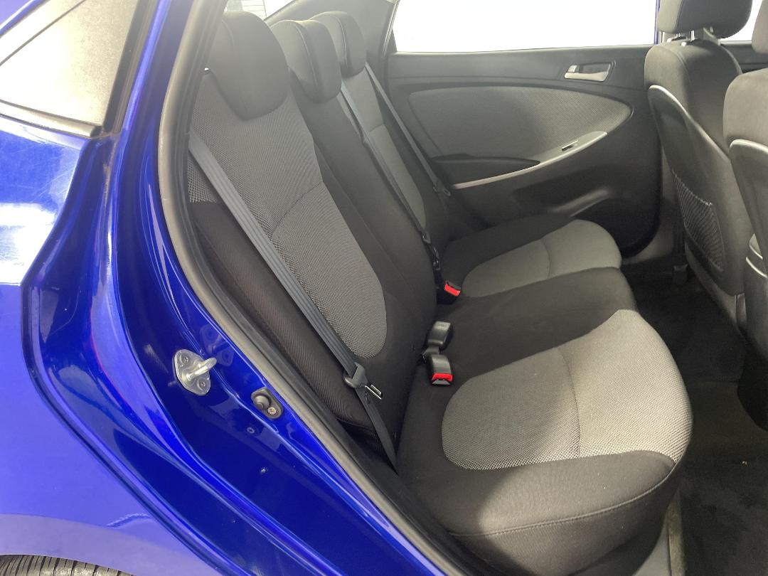 Photo '20' of Hyundai Accent