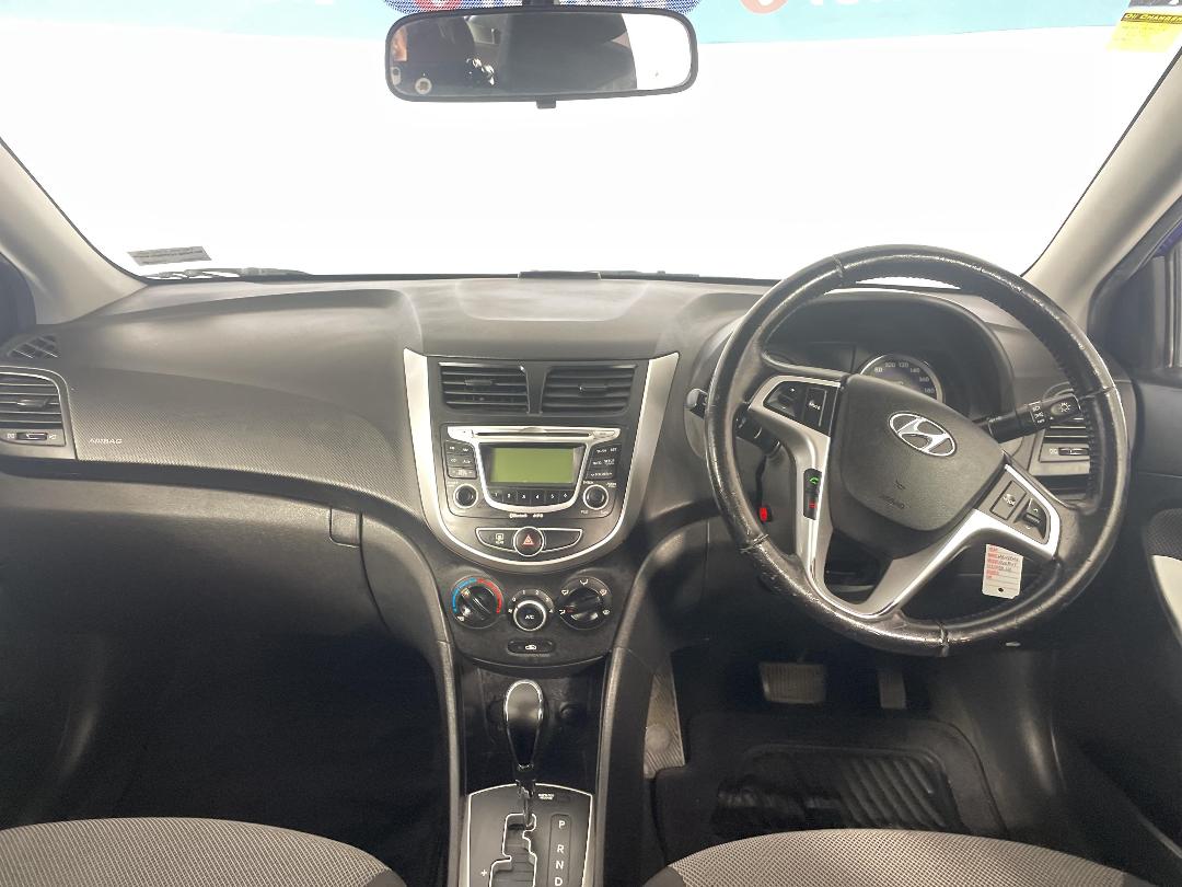 Photo '17' of Hyundai Accent