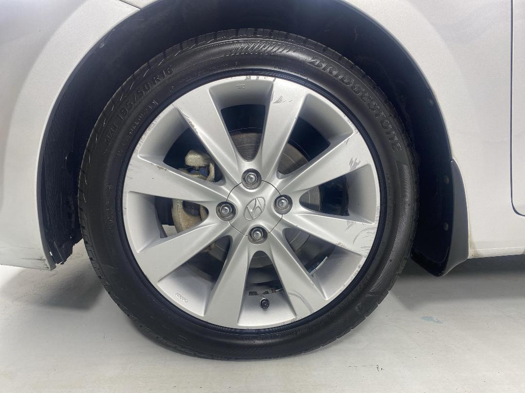 Photo '10' of Hyundai Accent