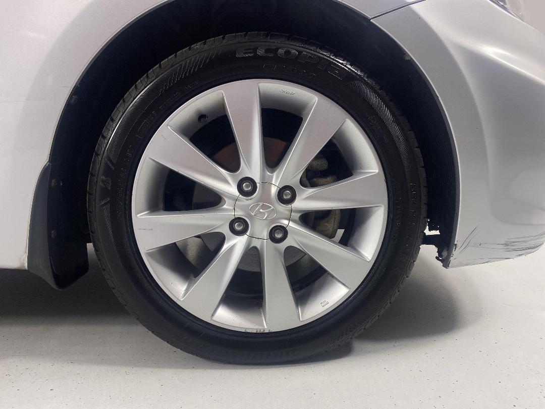 Photo '9' of Hyundai Accent