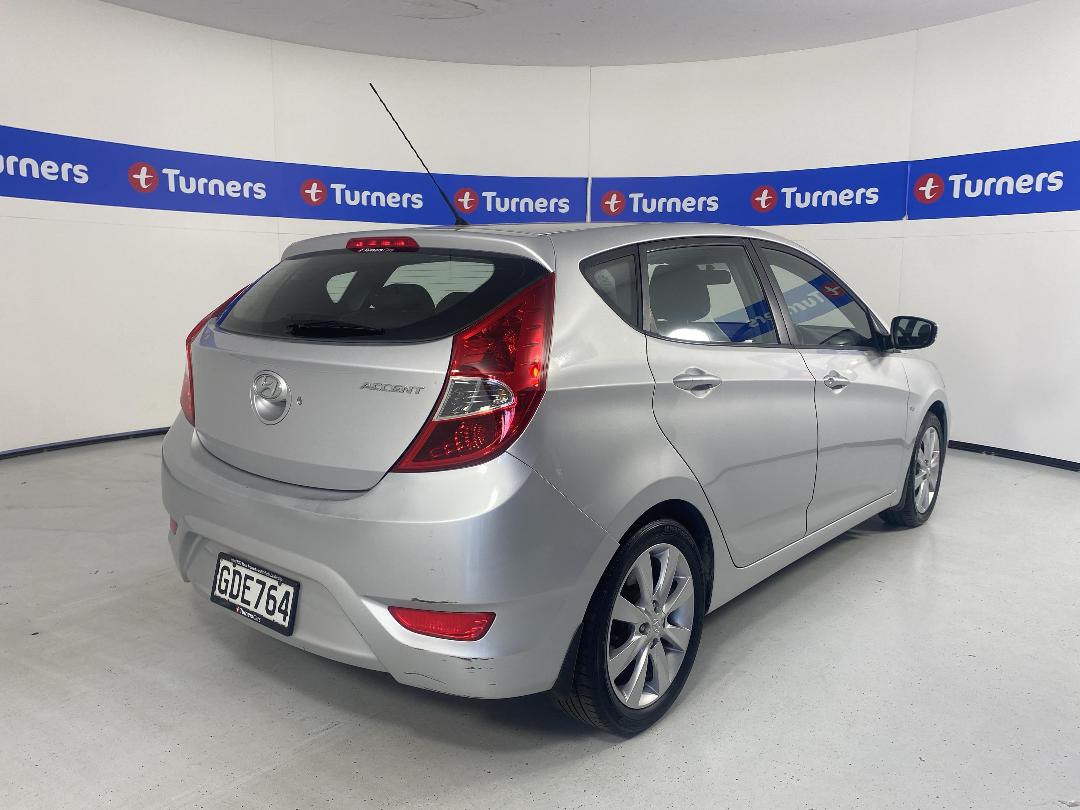 Photo '7' of Hyundai Accent