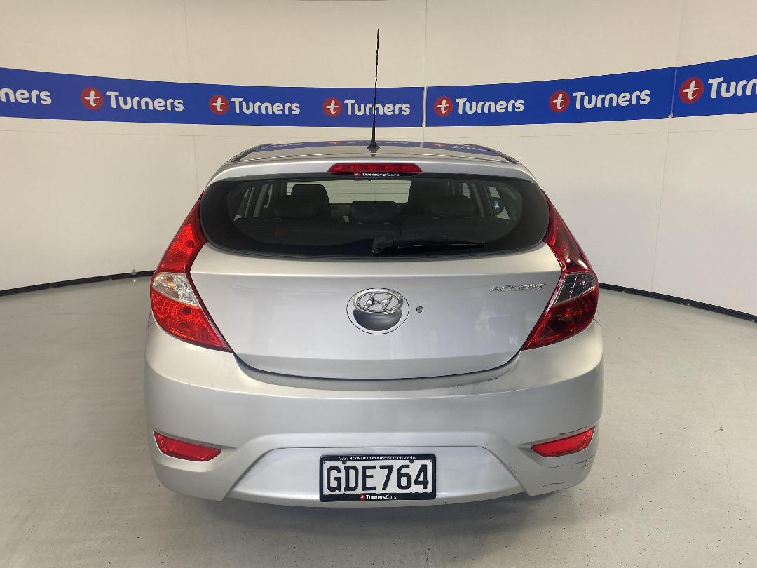 Photo '6' of Hyundai Accent