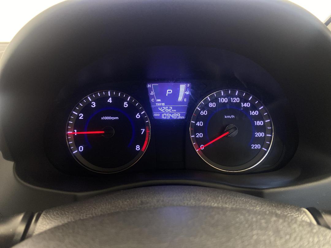 Photo '21' of Hyundai Accent