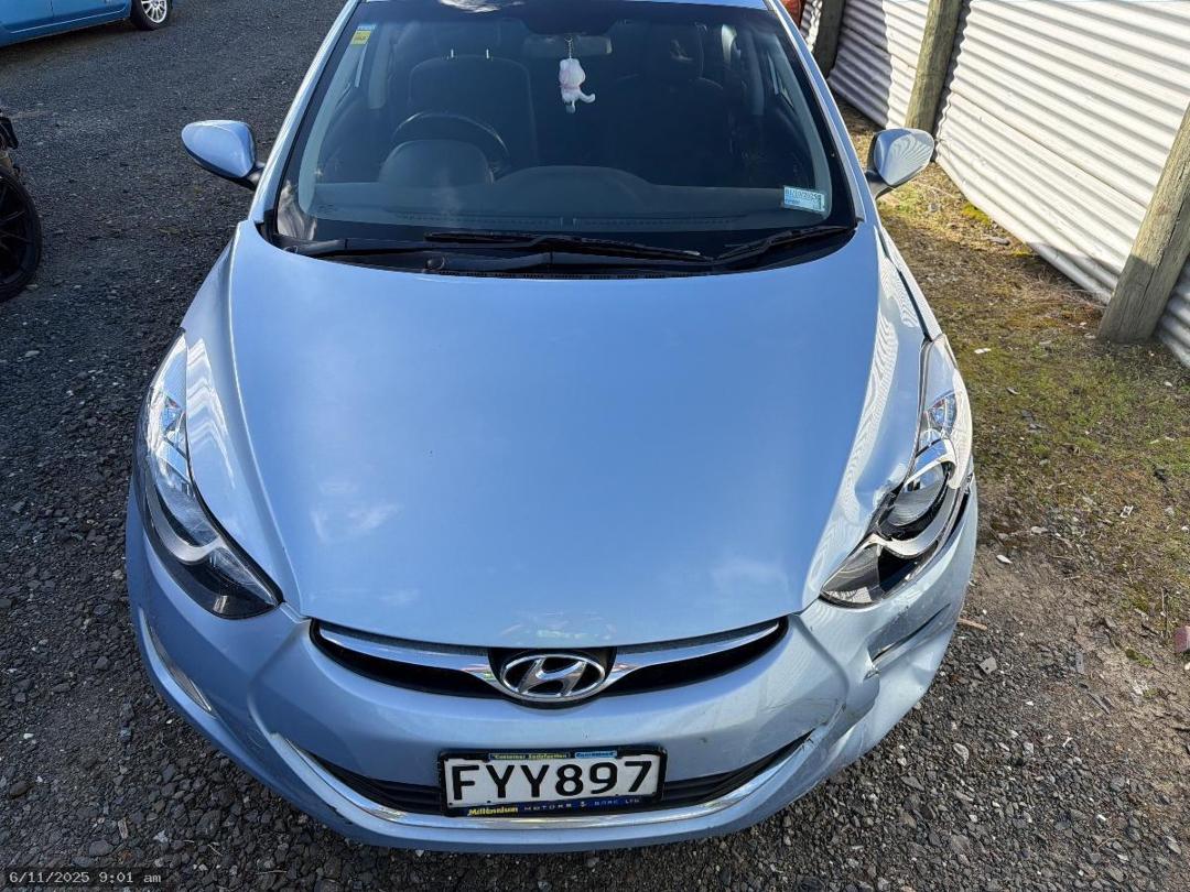 Photo '6' of Hyundai Elantra