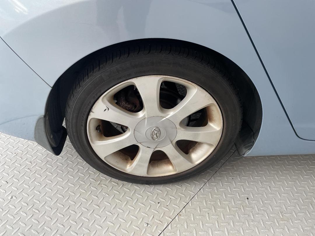 Photo '10' of Hyundai Elantra Photo '10' of Hyundai Elantra