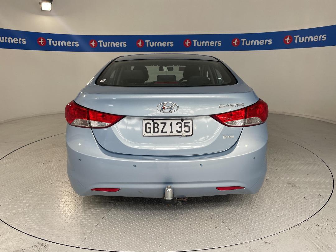 Photo '5' of Hyundai Elantra Photo '5' of Hyundai Elantra