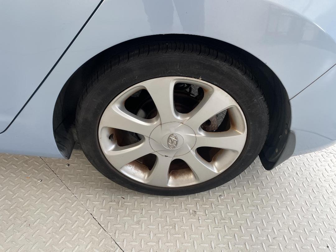 Photo '9' of Hyundai Elantra Photo '9' of Hyundai Elantra