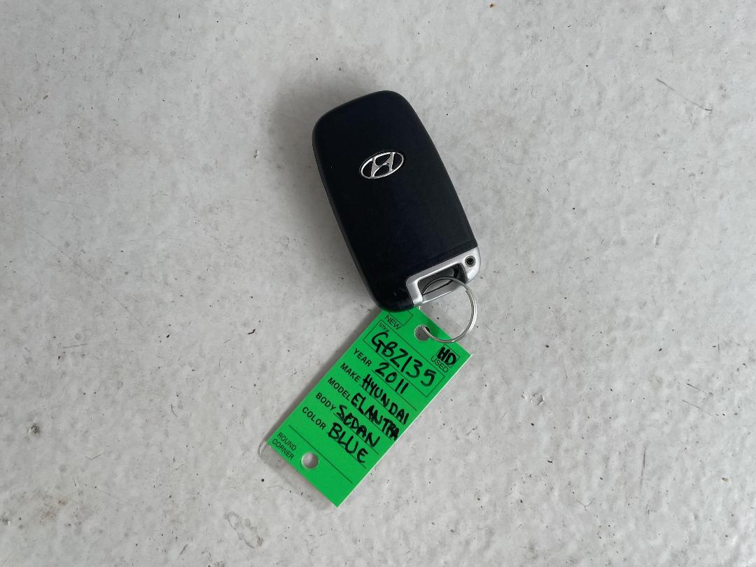 Photo '20' of Hyundai Elantra Photo '20' of Hyundai Elantra