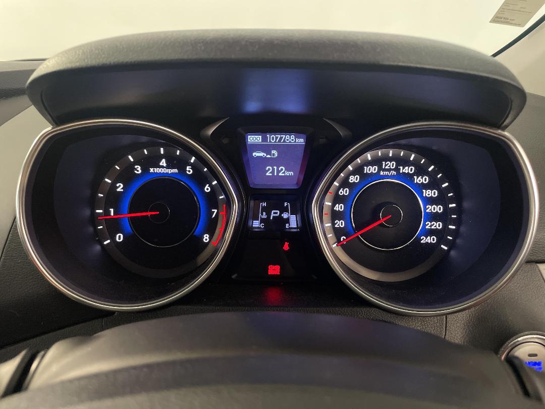 Photo '19' of Hyundai Elantra Photo '19' of Hyundai Elantra