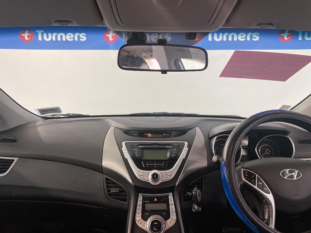 Photo '15' of Hyundai Elantra Photo '15' of Hyundai Elantra