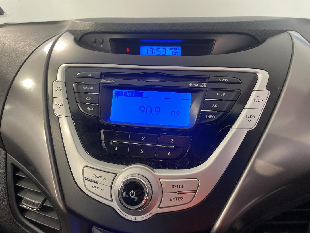 Photo '27' of Hyundai Elantra Photo '27' of Hyundai Elantra