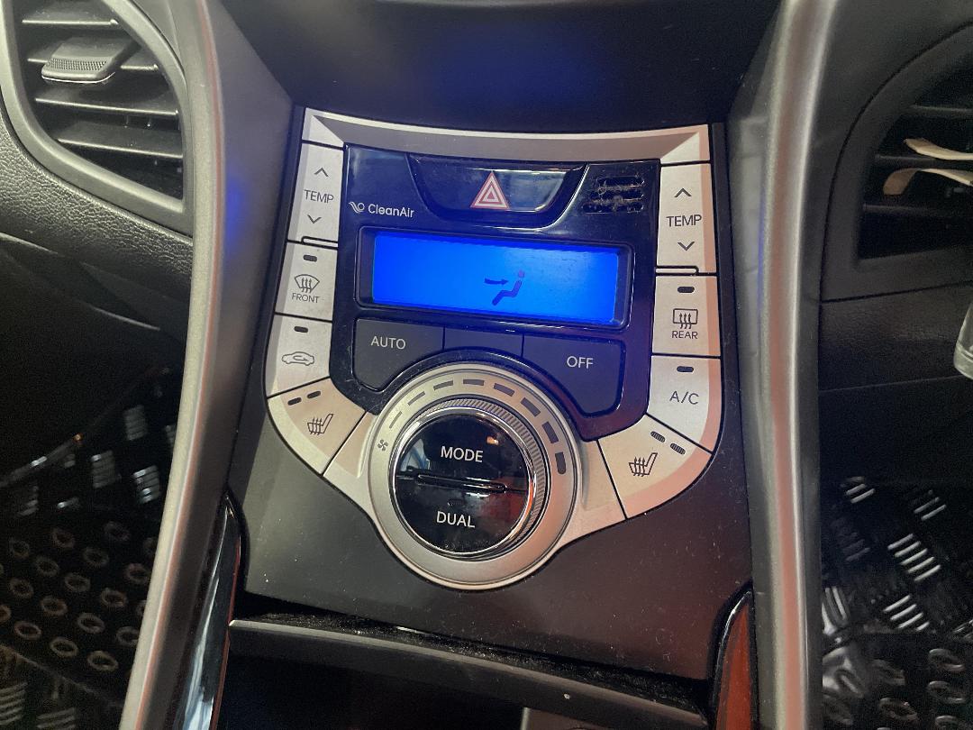 Photo '28' of Hyundai Elantra Photo '28' of Hyundai Elantra