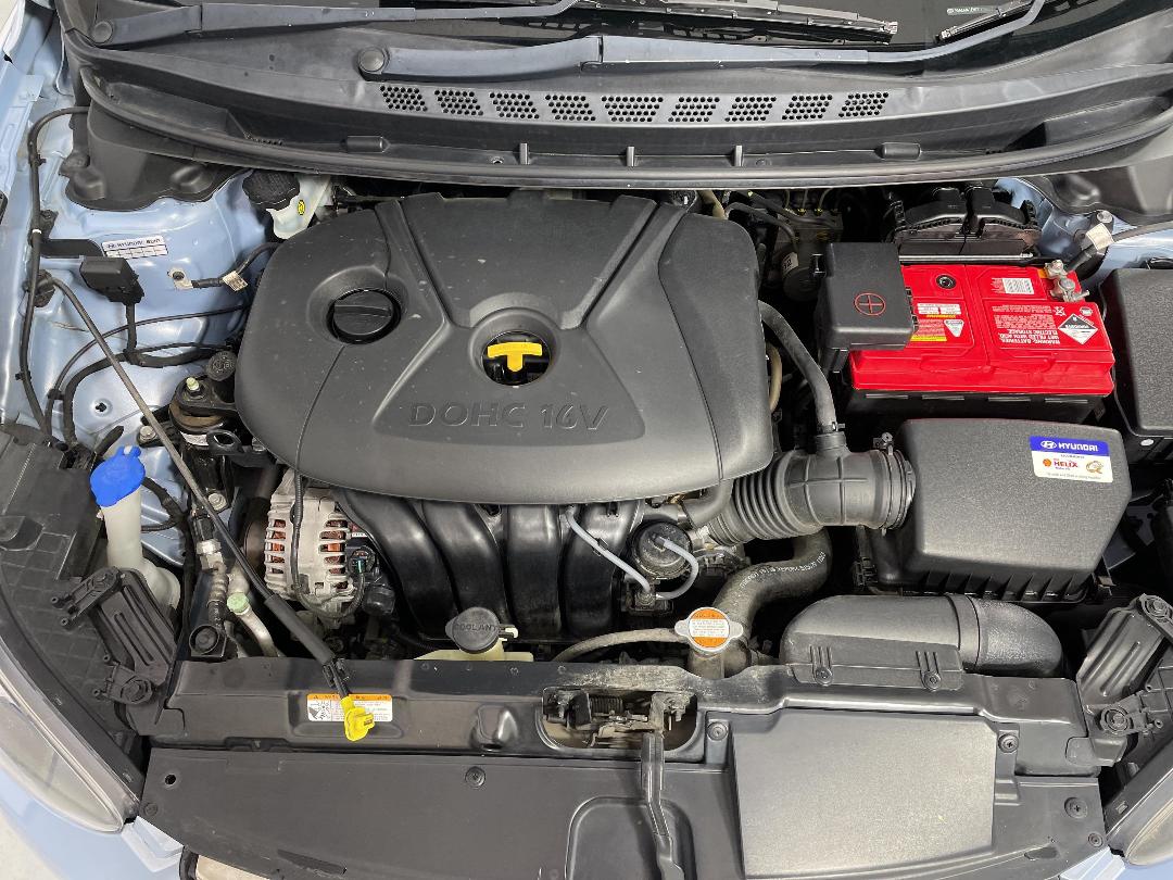 Photo '13' of Hyundai Elantra