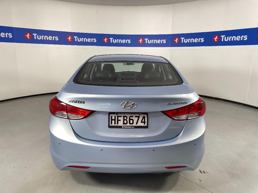 Photo '6' of Hyundai Elantra