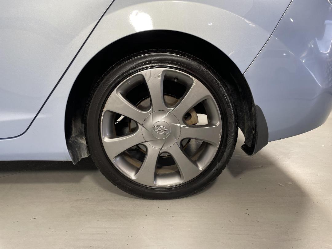 Photo '11' of Hyundai Elantra