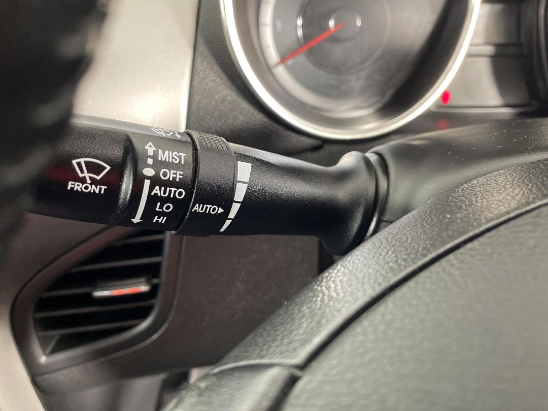 Photo '28' of Hyundai Elantra