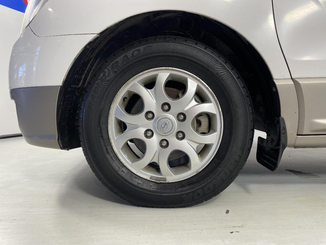 Photo '10' of Hyundai H1