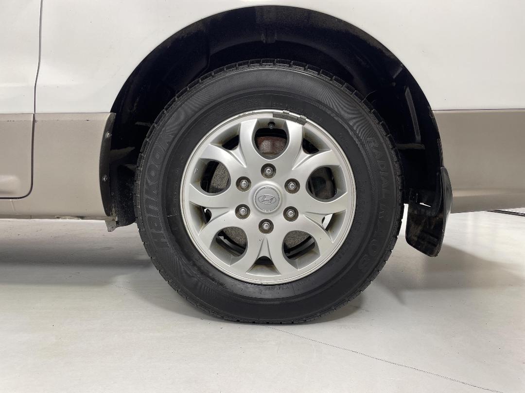 Photo '11' of Hyundai H1