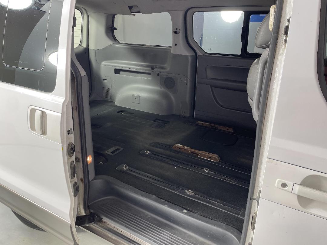 Photo '18' of Hyundai H1