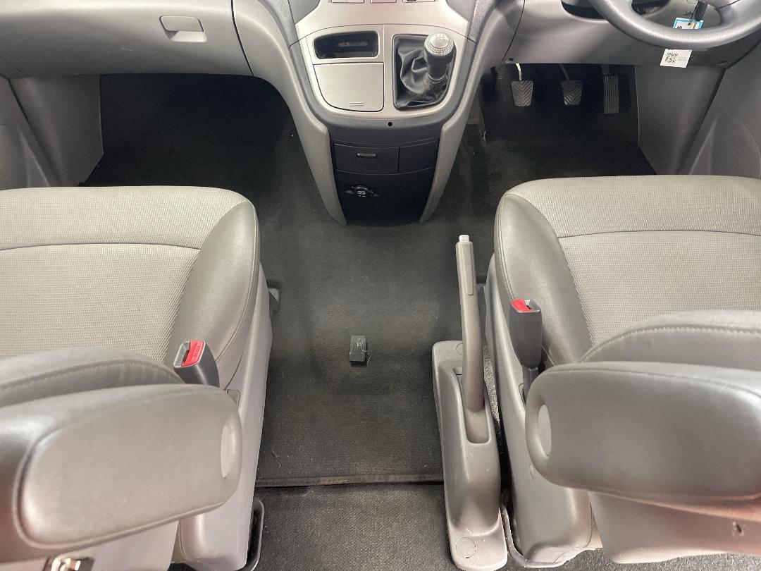 Photo '17' of Hyundai H1