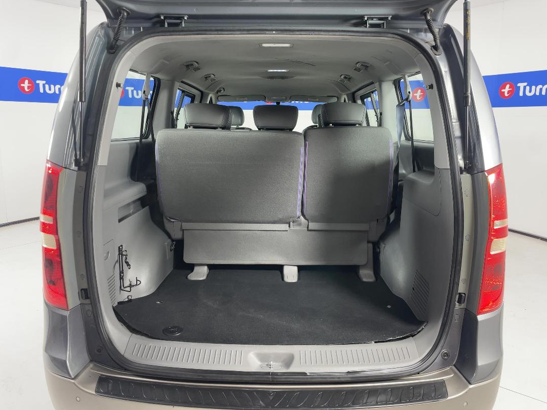 Photo '14' of Hyundai H1 Photo '14' of Hyundai H1