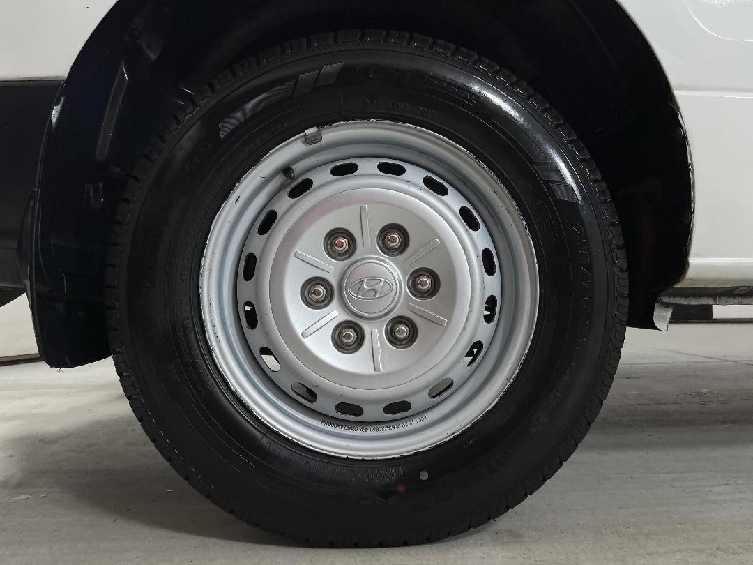 Photo '12' of Hyundai H1 Photo '12' of Hyundai H1