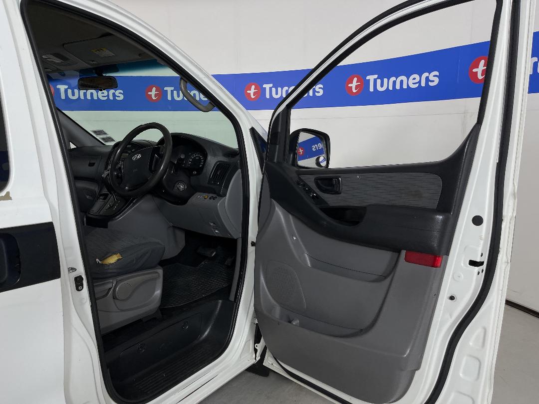 Photo '15' of Hyundai H1 Photo '15' of Hyundai H1