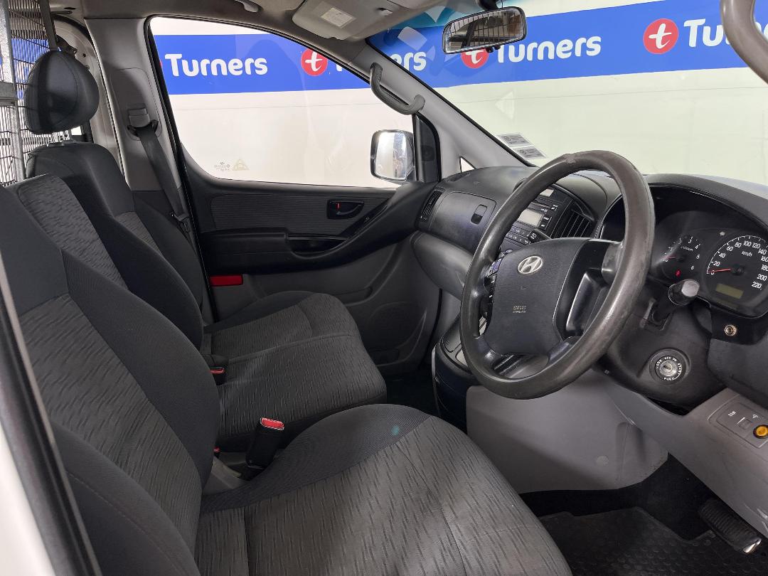 Photo '16' of Hyundai H1 Photo '16' of Hyundai H1