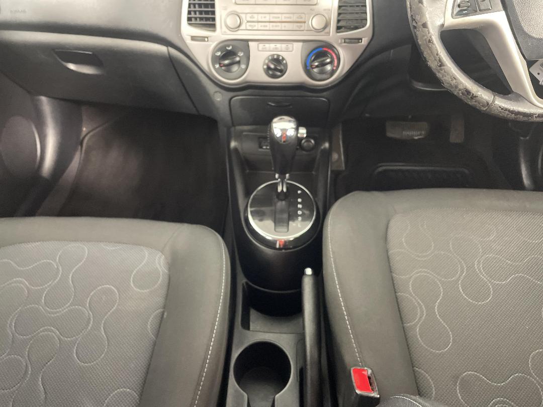 Photo '18' of Hyundai I20