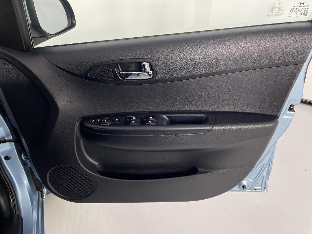 Photo '15' of Hyundai I20