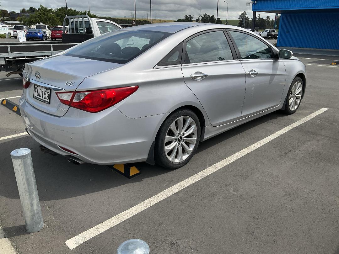 Photo '8' of Hyundai I45